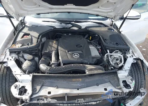 2017 Mercedes-Benz E 300 4Matic z USA, uszkodzony, nr VIN WDDZF4KB8HA060518